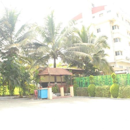 Hotel Stay By The Way Mysore Buitenkant foto