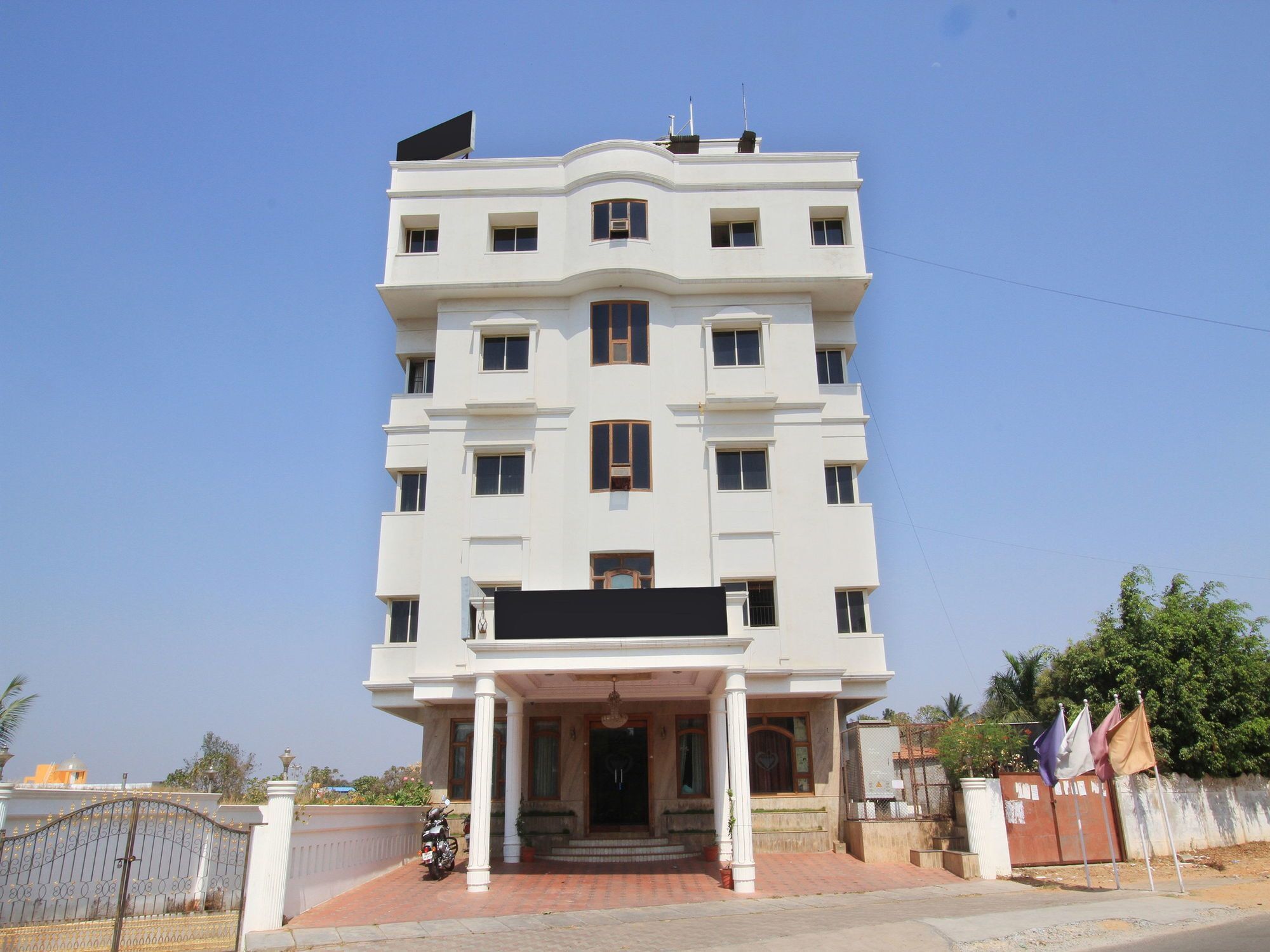 Hotel Stay By The Way Mysore Buitenkant foto