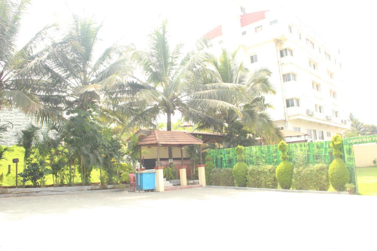 Hotel Stay By The Way Mysore Buitenkant foto