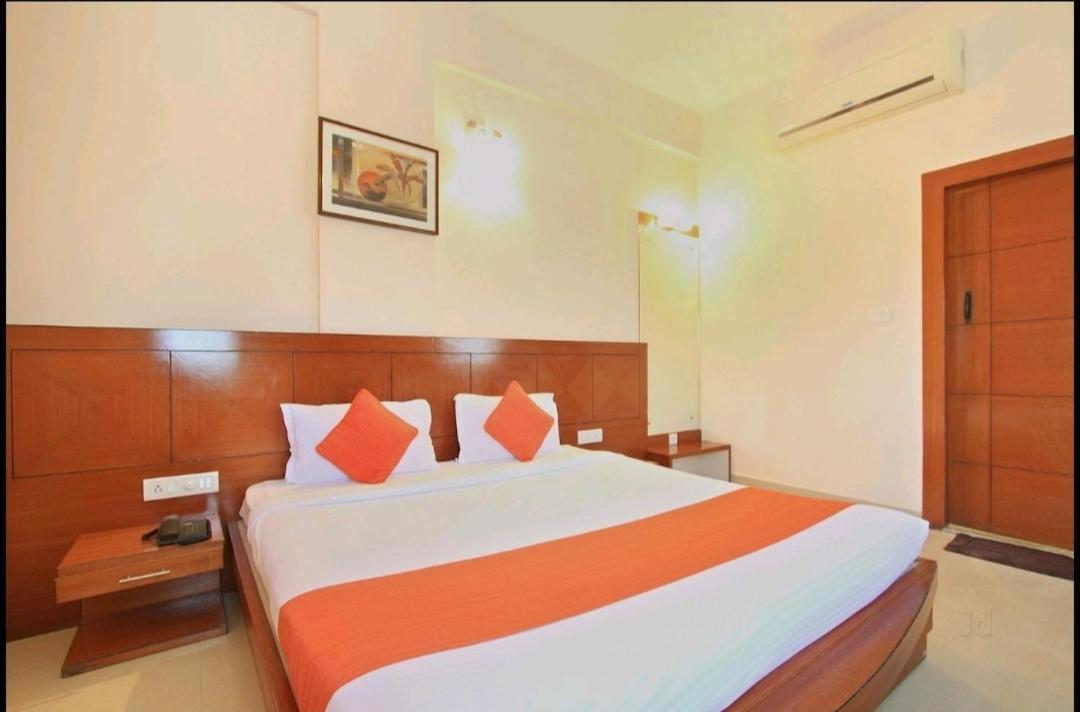 Hotel Stay By The Way Mysore Buitenkant foto