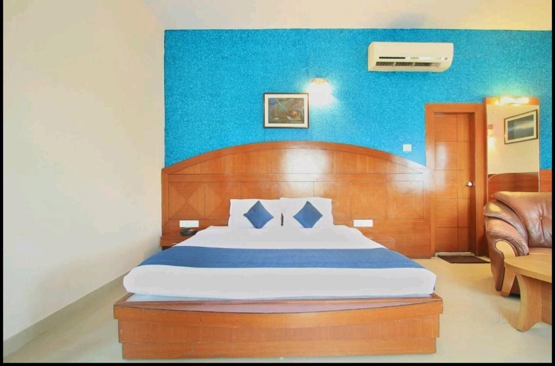 Hotel Stay By The Way Mysore Buitenkant foto