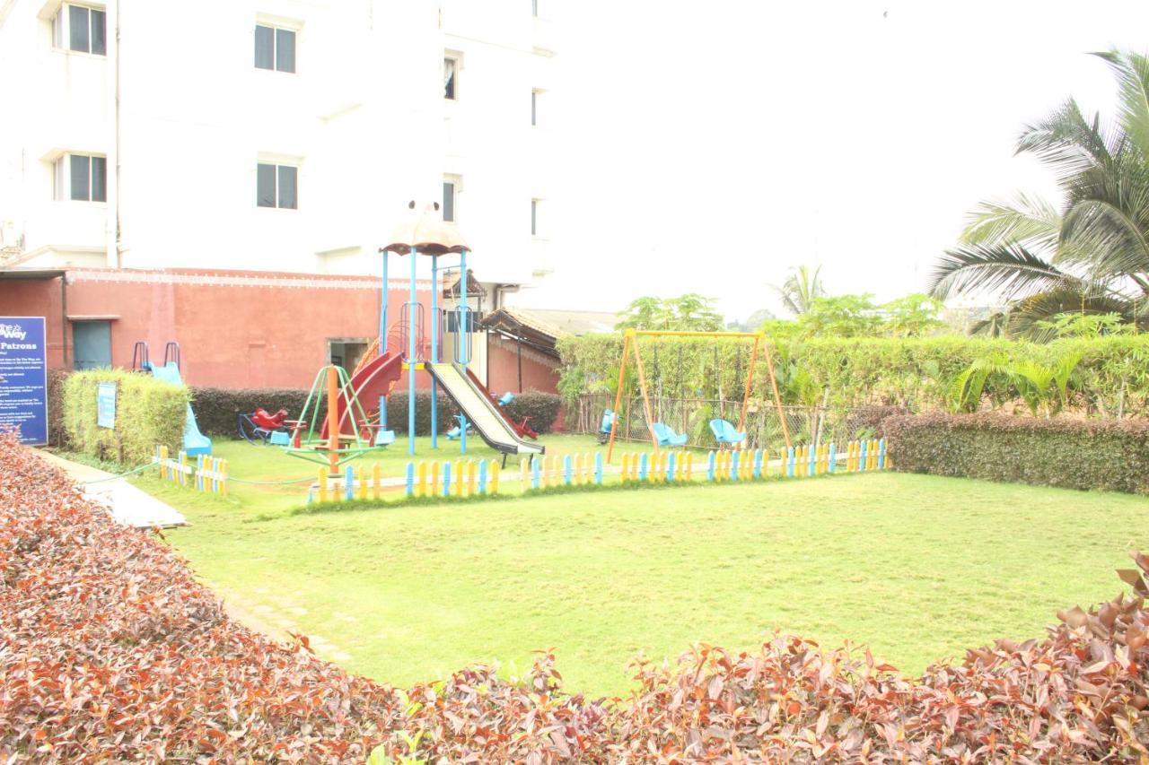 Hotel Stay By The Way Mysore Buitenkant foto