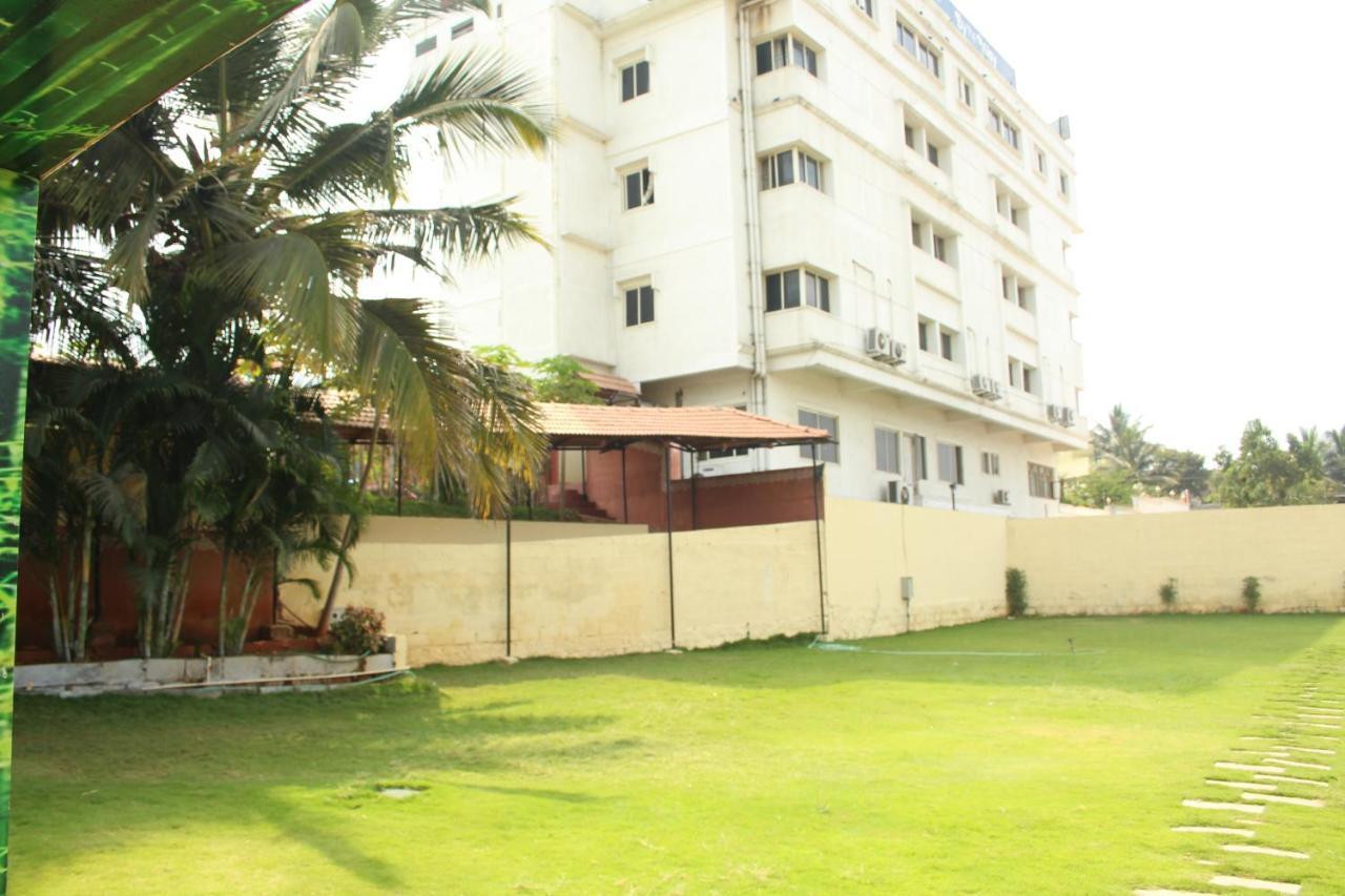 Hotel Stay By The Way Mysore Buitenkant foto