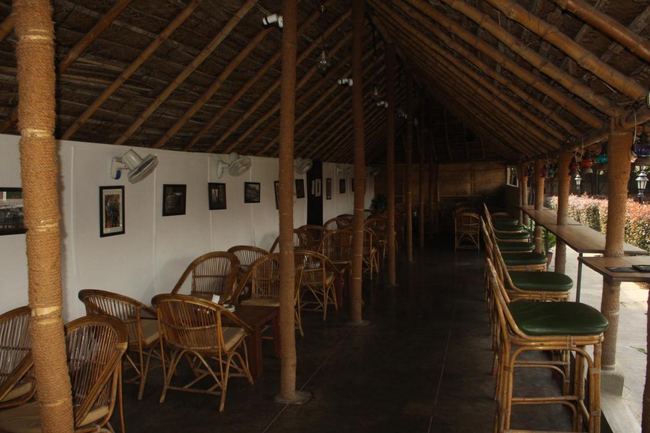 Hotel Stay By The Way Mysore Buitenkant foto